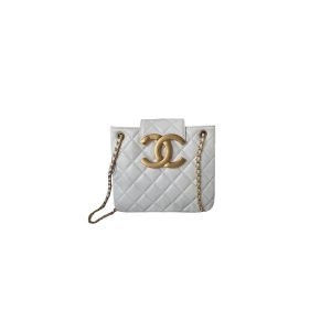 Ch*el 19 card holder