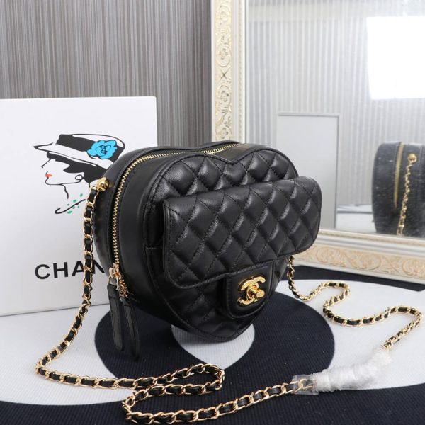 Ch*el 22s heart bag