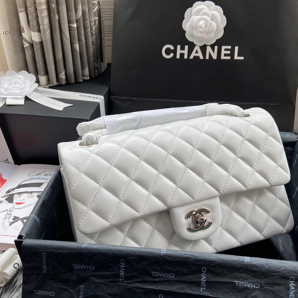 Ch*el classic flap medium