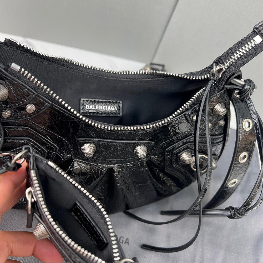 Ba*len*cia*ga womens le cagole xs shoulder bag
